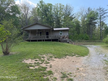 318 Lee Rd, Lancing, TN 37770