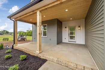 318 Roddy Branch Rd, Rockford, TN 37853