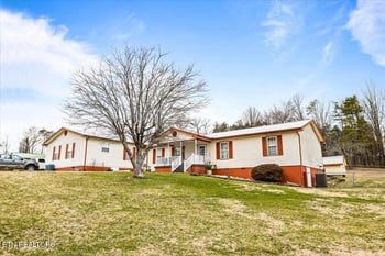 318 Springfield Dr, Lafollette, TN 37766
