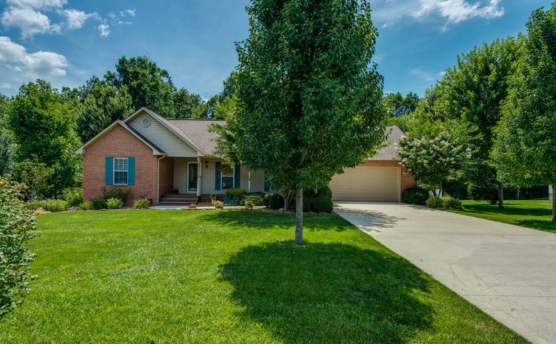 318 Sunset Ridge Dr, Crossville, TN 38571