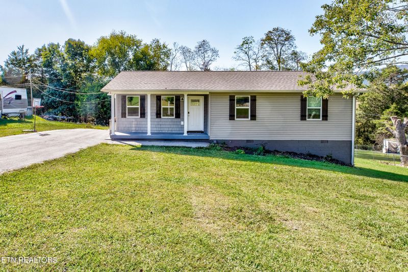 318 Valley View Rd, Lafollette, TN 37766