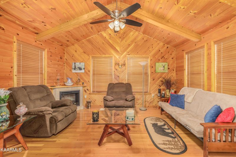 3180 Covemont Rd, Sevierville, TN 37862
