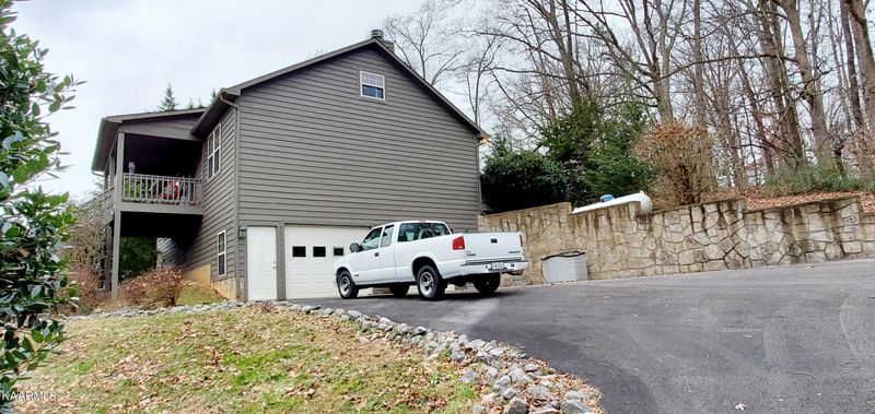 3183 Wears Dr, Sevierville, TN 37862