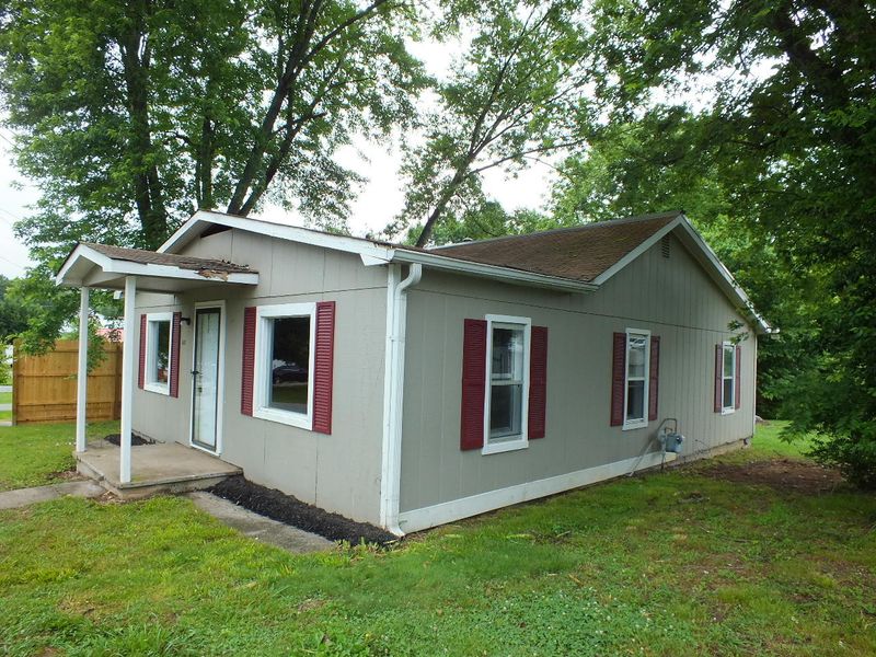 319 Abrams St, Rockford, TN 37853