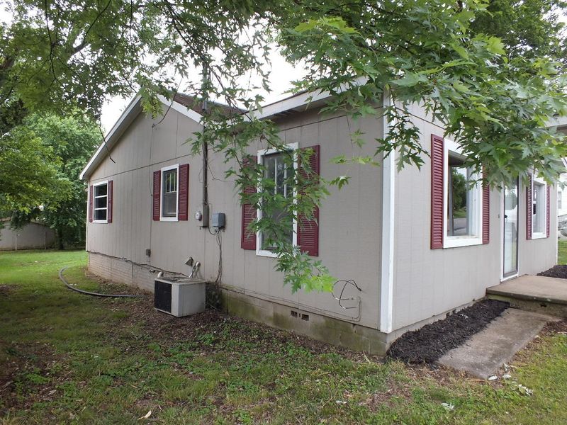 319 Abrams St, Rockford, TN 37853