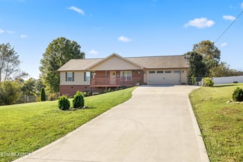 319 Ayers Rd, Kodak, TN 37764