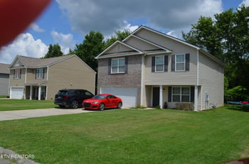 319 Chrysler Ln, Powell, TN 37849