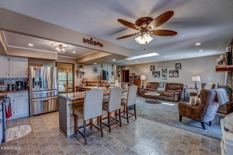 319 Constellation Ln, Kodak, TN 37764