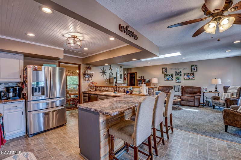 319 Constellation Ln, Kodak, TN 37764