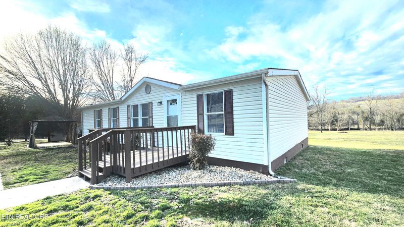 319 Johnson Farm Rd, Maynardville, TN 37807