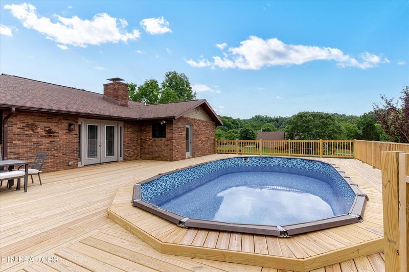 319 Jones Ln, Clinton, TN 37716