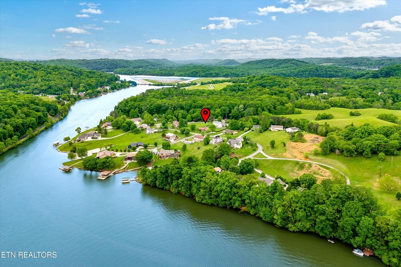 319 Jones Ln, Clinton, TN 37716