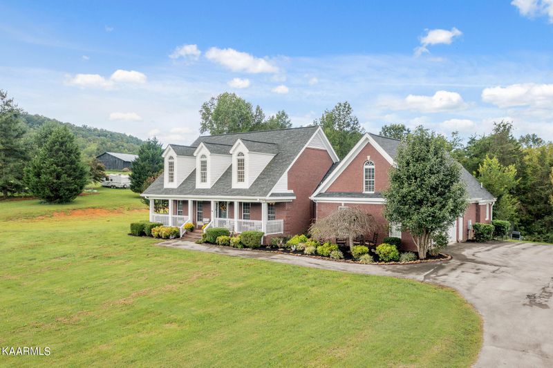 319 Lost Ridge Rd, Clinton, TN 37716
