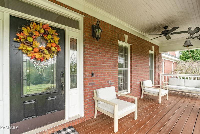 319 Lost Ridge Rd, Clinton, TN 37716