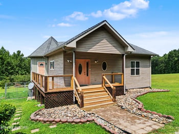 319 Oakmont Rd, Oneida, TN 37841