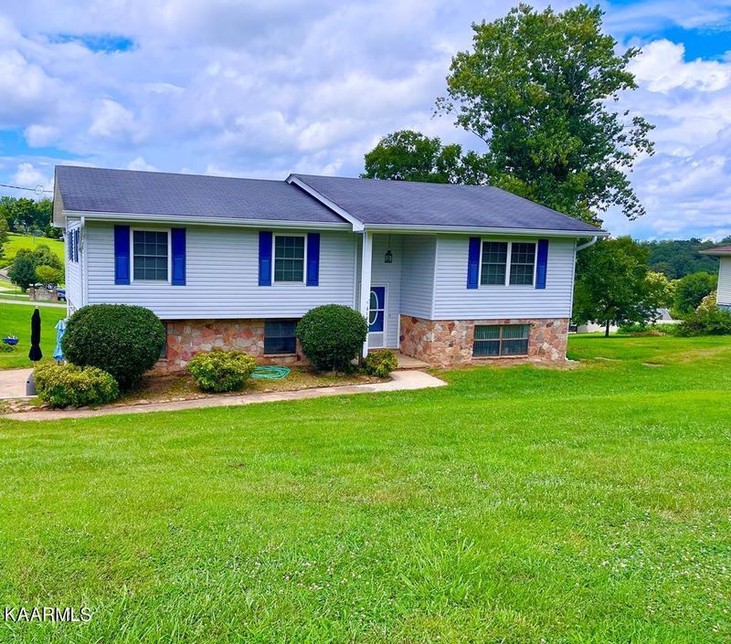 319 River Bend Dr, Loudon, TN 37774