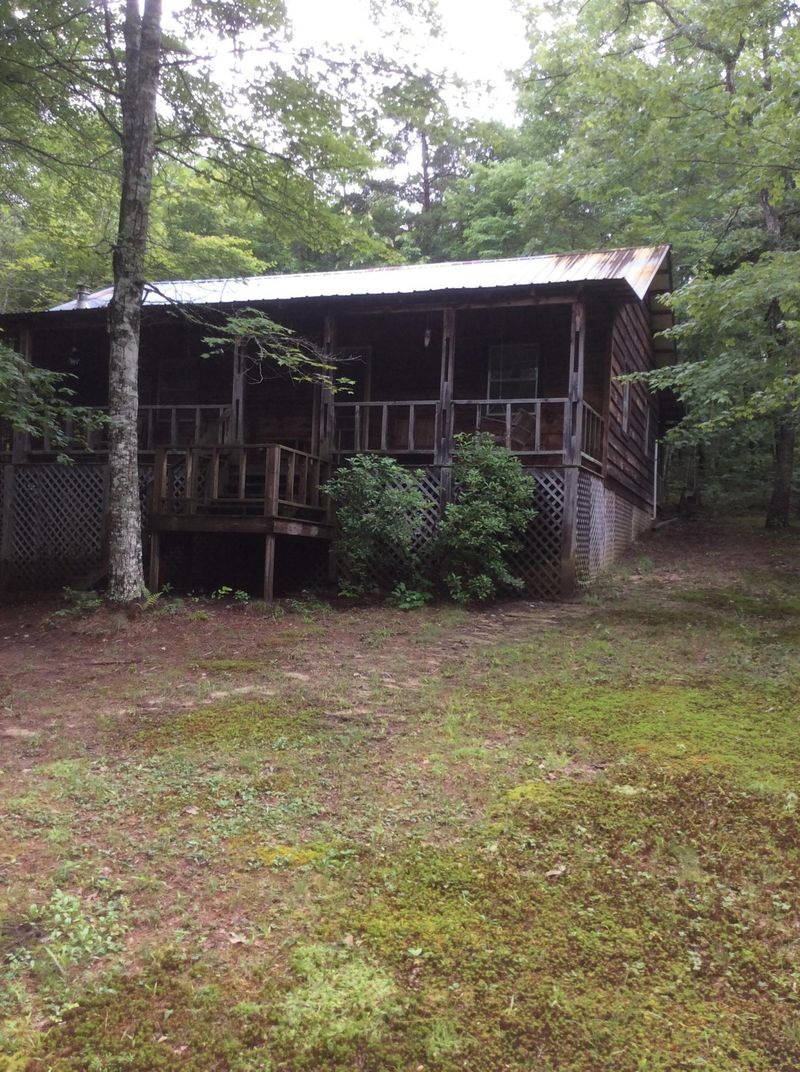 319 Scott Wyatt Rd, Deer Lodge, TN 37726