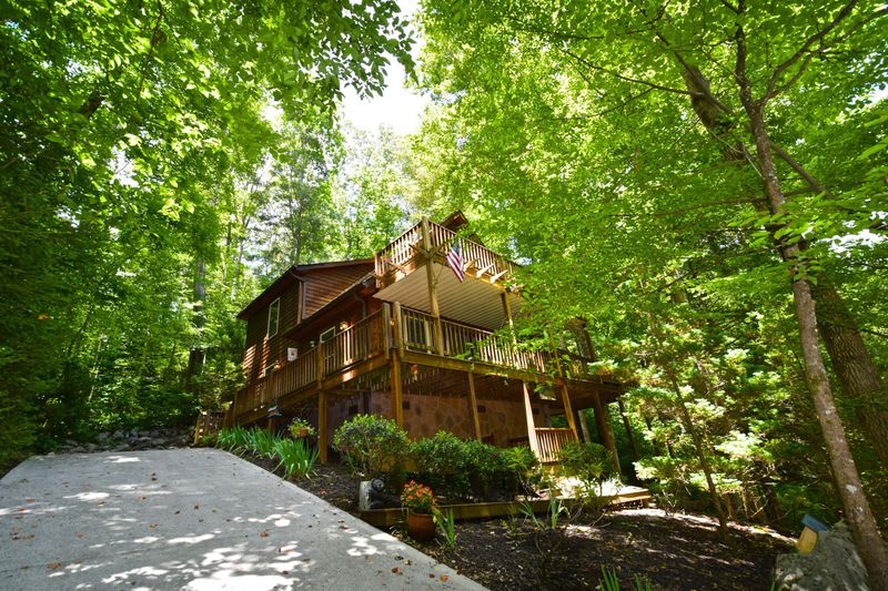319 Settlers View Road Rd, Townsend, TN 37882
