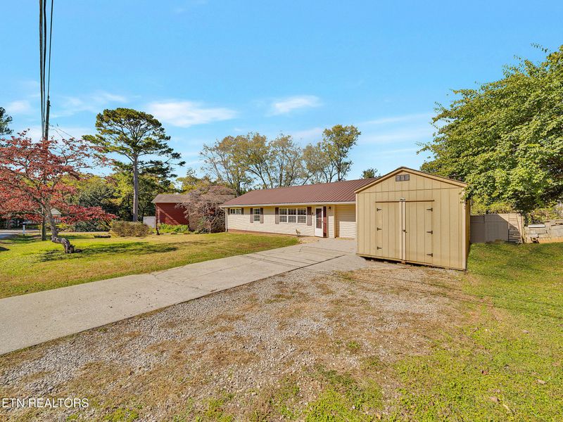 319 Sky Dr, Knoxville, TN 37912