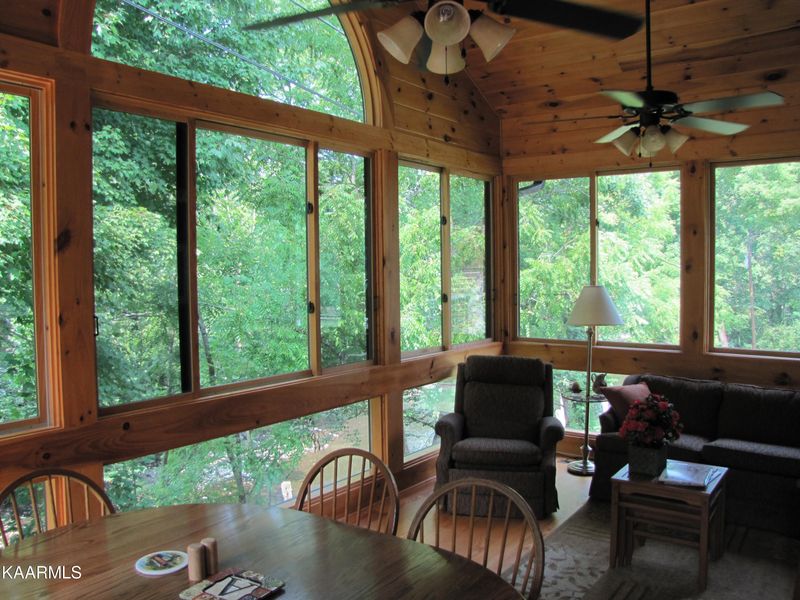 319 Stables Dr, Townsend, TN 37882