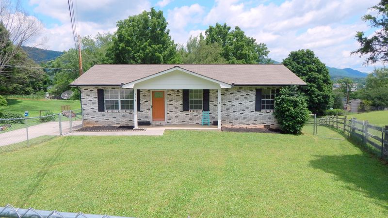 319 Thelma Cir, Jacksboro, TN 37757