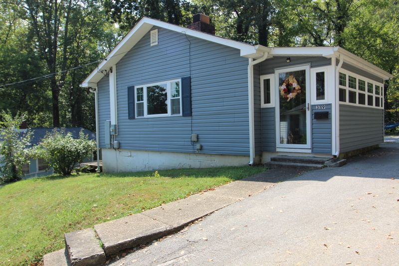 319 W Faunce Rd, Oak Ridge, TN 37830