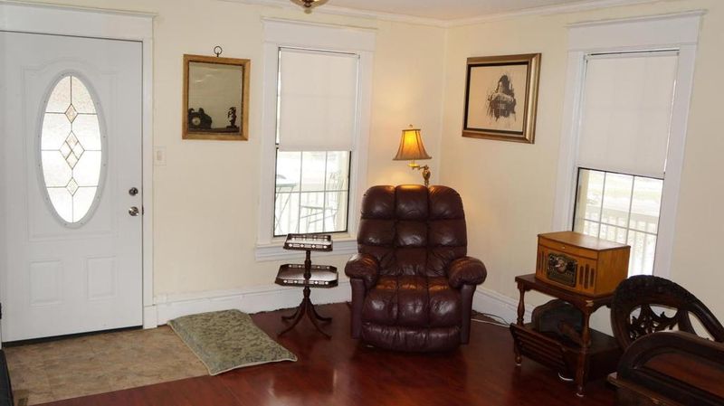 319 Walden Ave, Harriman, TN 37748