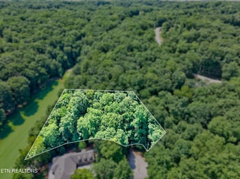 32 Claremont Cir, Crossville, TN 38558