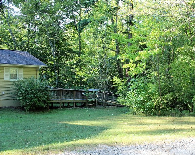 32 Laurel Pl, Norris, TN 37828