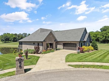 320 Augusta Ln, Lenoir City, TN 37771