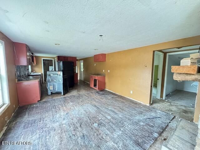 320 Countryside Cir, Jacksboro, TN 37757