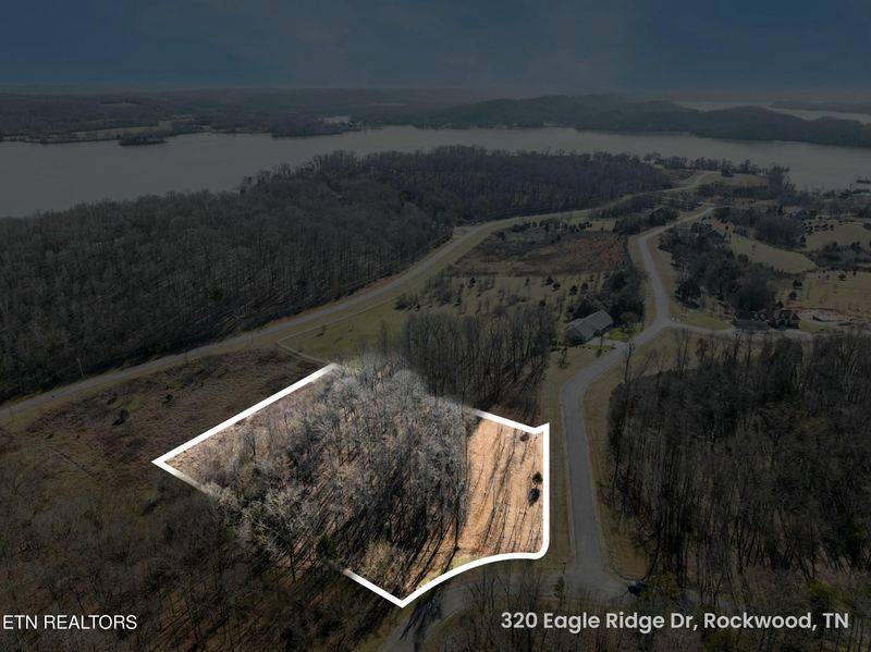 320 Eagle Ridge Dr, Rockwood, TN 37854