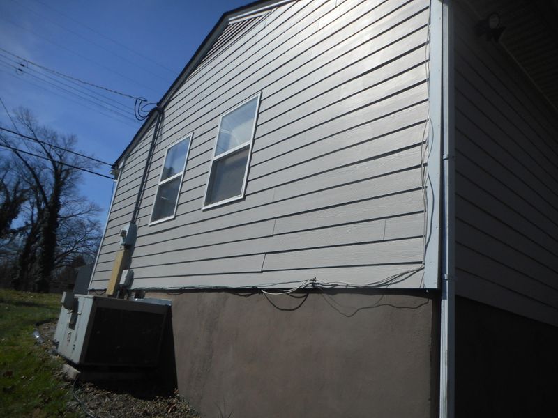 320 East Dr, Oak Ridge, TN 37830
