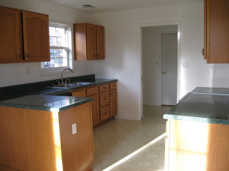 320 Edgewood Ave, Clinton, TN 37716