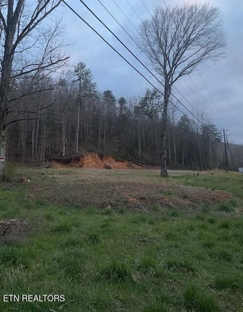 320 Frost Bottom Rd, Oliver Springs, TN 37840