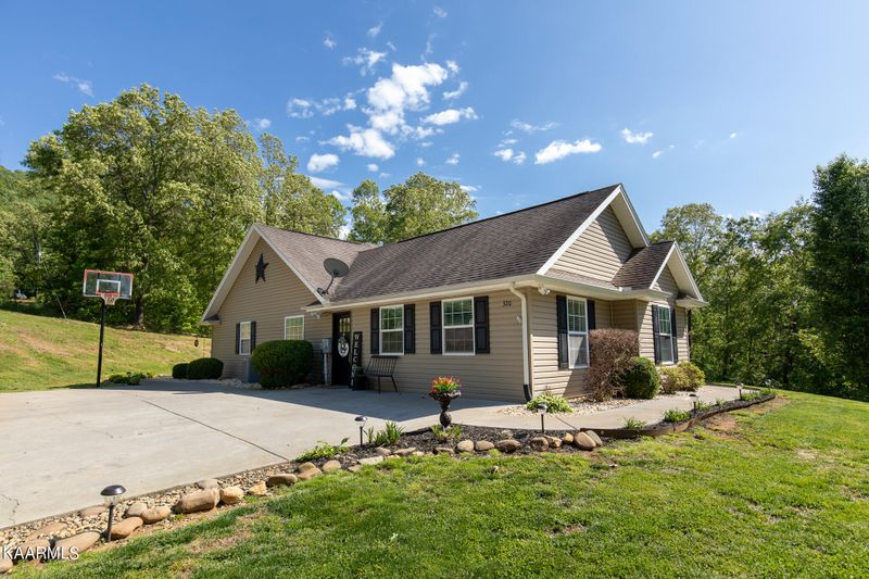 320 Illa Clyde Lane Way, Sevierville, TN 37876