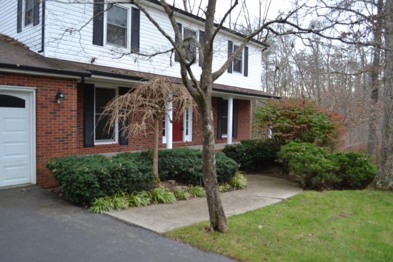 320 Little John Loop, Crossville, TN 38555