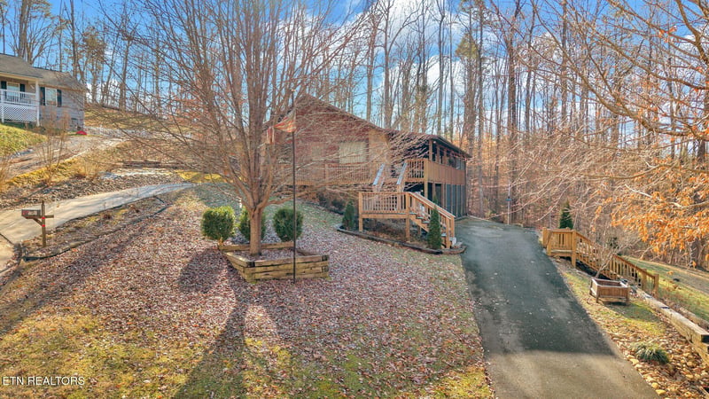 320 Muscadine Ct, Sevierville, TN 37876