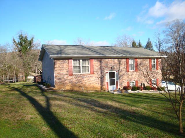 320 Oak Rd, Powell, TN 37849