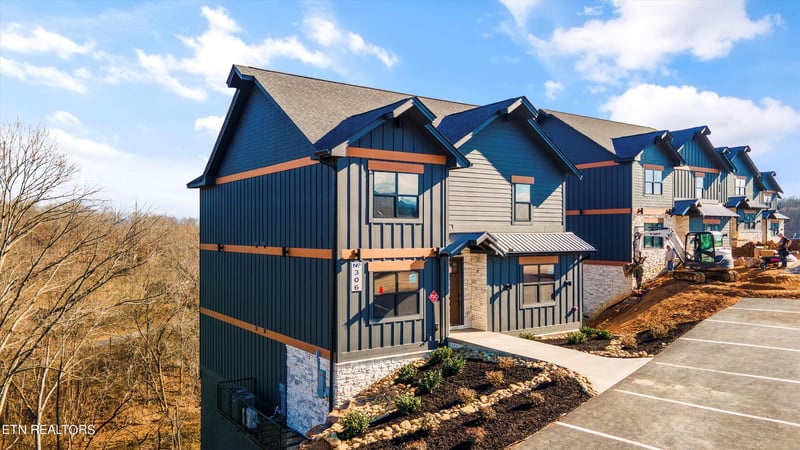 320 Rambling Creek Way, Sevierville, TN 37862
