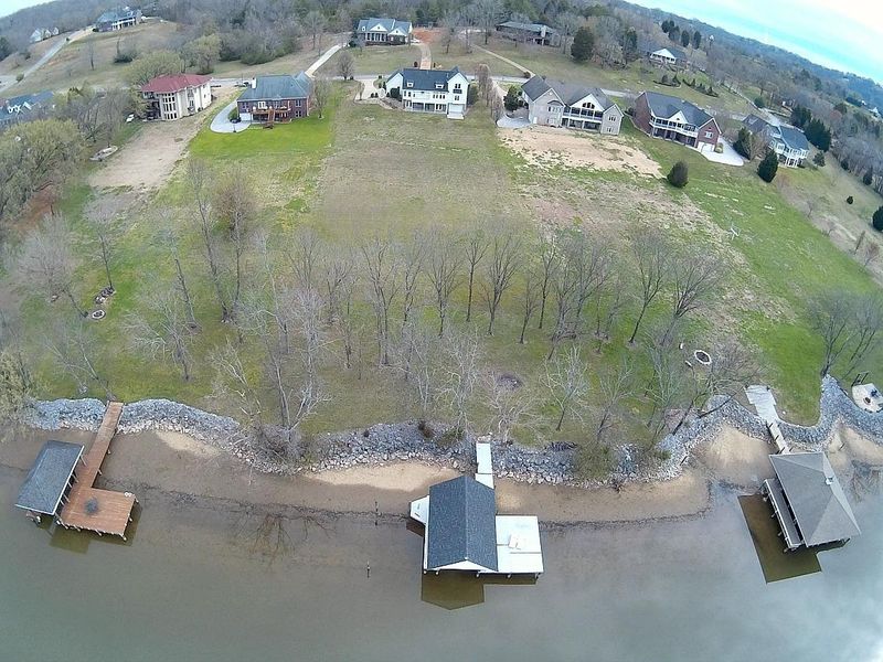 320 Rivers Edge Dr, Loudon, TN 37774