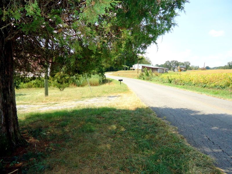 320 Seed Tick Rd, Philadelphia, TN 37846