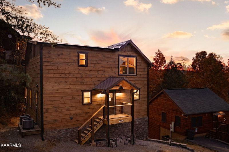 320 Silver Stone Way, Pigeon Forge, TN 37863