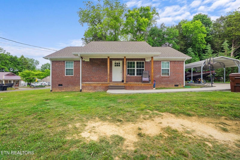 320 W Walnut St, Madisonville, TN 37354