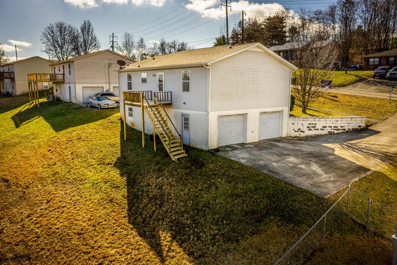 320 Willow Greene Dr, Morristown, TN 37814