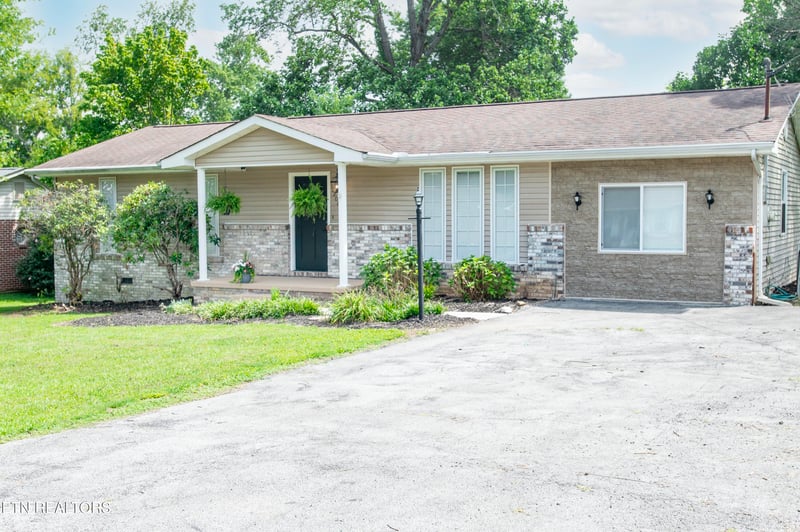 3200 Cross Valley Rd, Knoxville, TN 37917