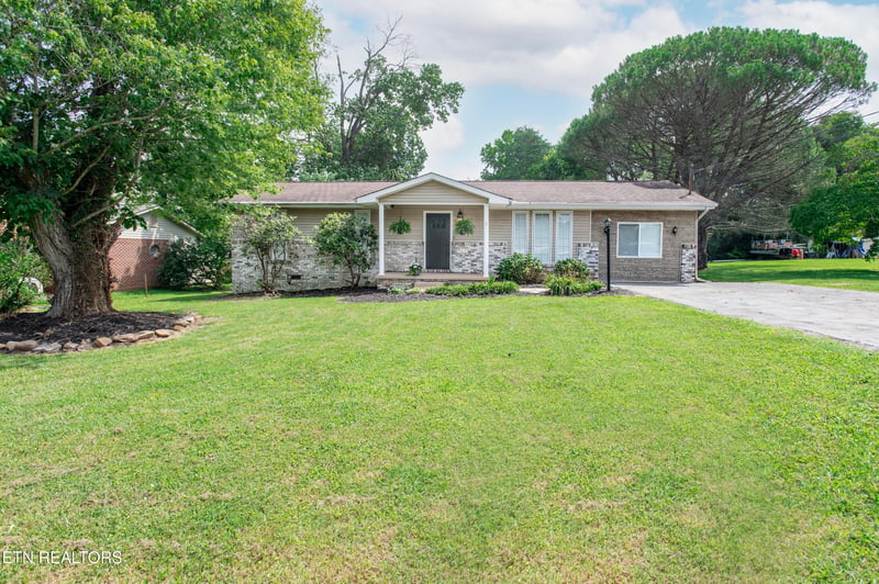 3200 Cross Valley Rd, Knoxville, TN 37917