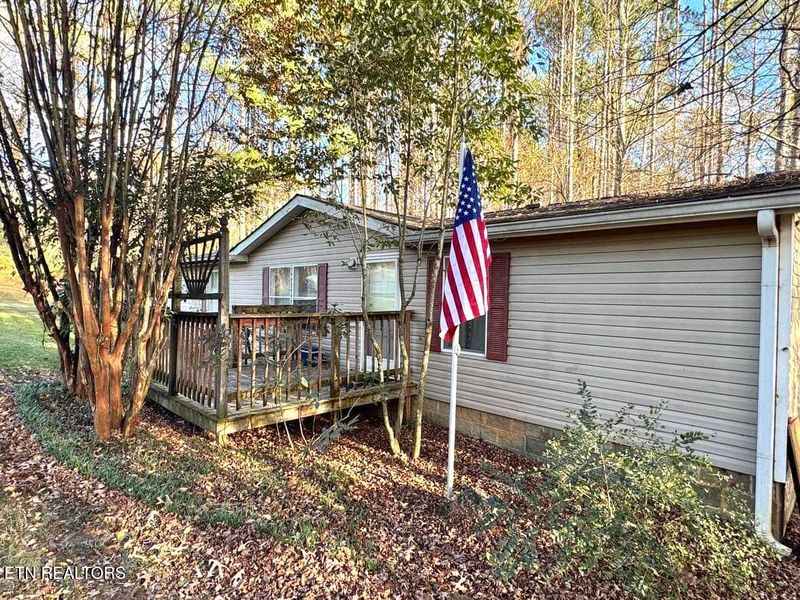 3200 Hubbard Rd, Loudon, TN 37774