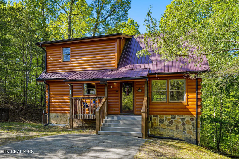 3201 Bear Country Way, Sevierville, TN 37876