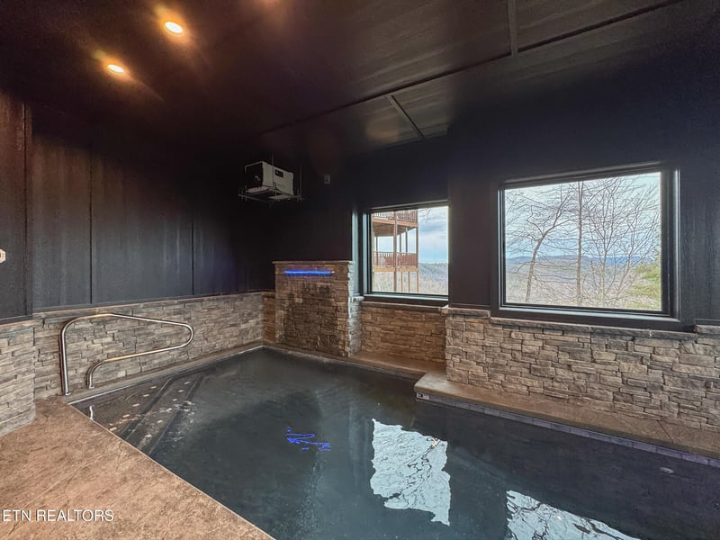 3201 Grouse Ridge Ln, Sevierville, TN 37862